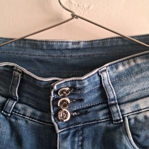 Tree Botton Jeans