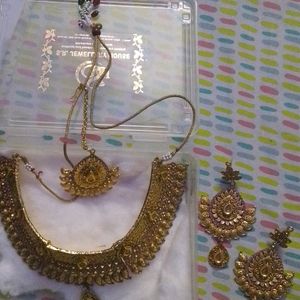 Necklace Set With Earrings And Maangtika