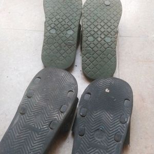 Slipper 2pairs In Very Good Condition