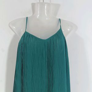 Green Plain Pleated Casual Dress (Women)