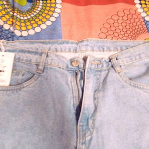 This is brand new jeans of flared style in size 34