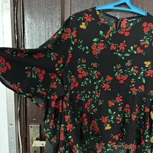 TOKYO TALKIES Floral Top