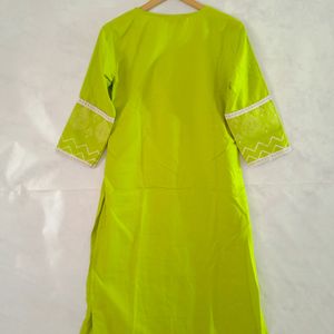 Green Kurta Set (Women)