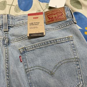 Levis Low Pitch Straight Heavily Washed Jeans