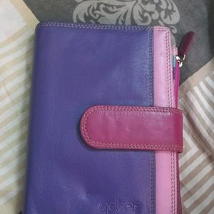 This is The Beautiful Leather purse For Women