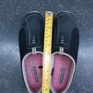 us size 8 casual shoes