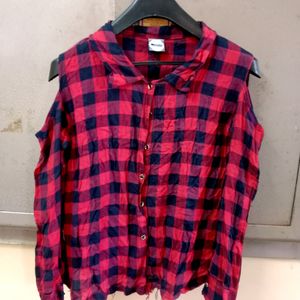 Red Checks T-shirt With Shoulder Cut