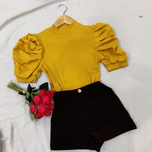 Puffed sleeve top🌼