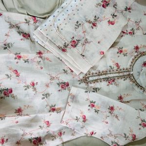 White Floral Embriodery Kurta With Dupatta