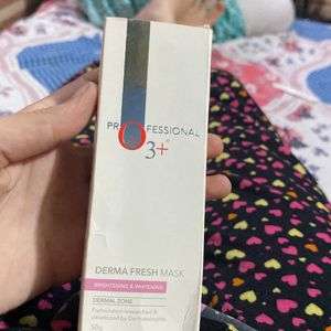 Derma Co Vit C Serum