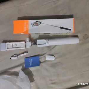 4 in 1 selfie stick just rs.240