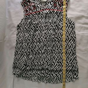 Abstract Print Sleeveless Top