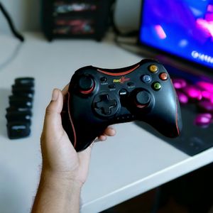 Redgear Pro Wireless Controller with 2.4GHz Wirele