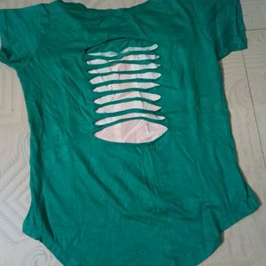 Roundneck half sleve tshirt