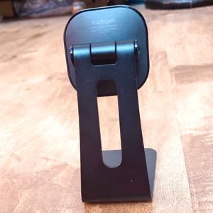 Spigen Magnetic One Tap Phone Stand