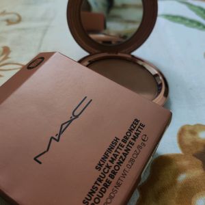 MAC SKINFINISH SUNSTRUCK MATTE BRONZER