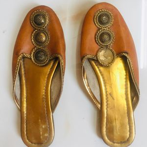 Golden Used Belly Shoe