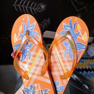 Unused Slipper/flip-flops