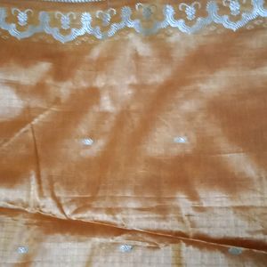 golden banarasi silk saree in good condition without blouse