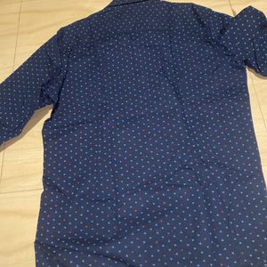 Sisley branded slim fit shirt