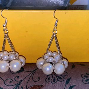 Hanging Pearl Necklace And Earring Set