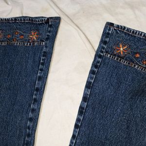 28 Bootcut Jeans