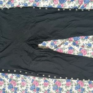 Women - Black Jegging - MINOR DEFECT