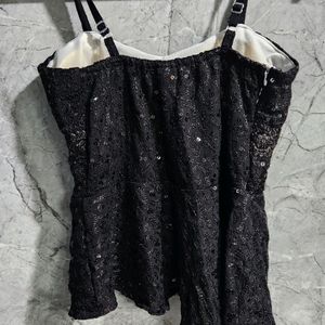 BLACK SEQUINS TOP