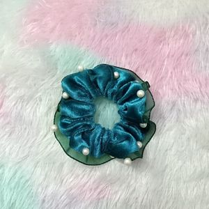 Teal Coloured Velvet Beads Scrunchie 🦋