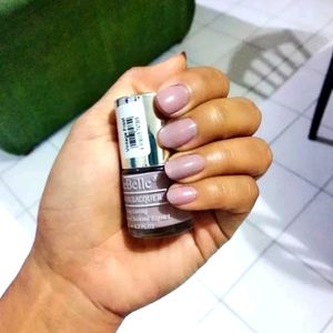 DeBelle Gel Nail Lacquer with Natural Seaweed Extr