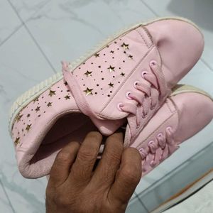 Pink girls casual shoes