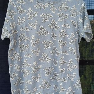 Blue And White Floral Printed Tshirt