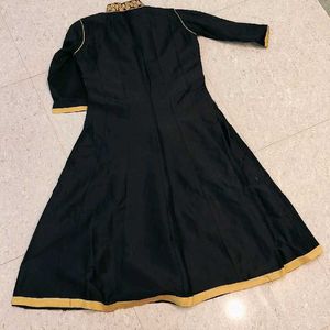 Ethnic Kurta With Skirt, Dupatta & Chudidar Pajama