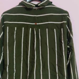 Green Buttonup Shirt For Everyday Wear