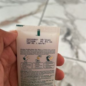 himaliya purifying neem face wash