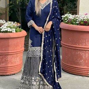 Extremely Beautiful Pakistani Dress