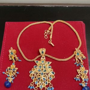 Golden-Blue Pendant Set