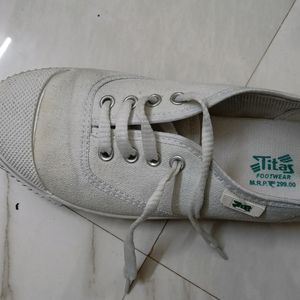 White Sports Shoe.  ( Fixed Price).