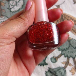 Shimmery Red Nailpaint Party