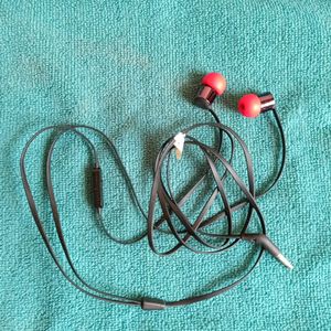 JBL Tune 110 Wired Earphones With Mic