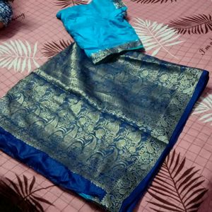 Saree With Blouse Attached 💙