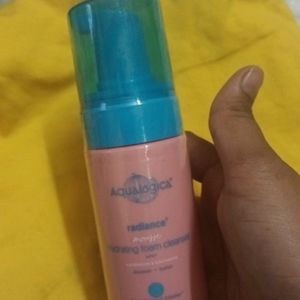 Aqualogica Radiance + Hydrating Foam Cleanser