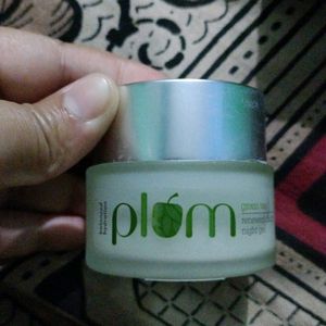 Plum Green Tea Renewed Clarity Night Gel