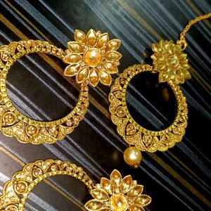 Earing And Mangtika Set