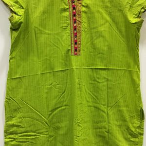 Avaasa Brand Cotton Parrot Green 💚 Kurti