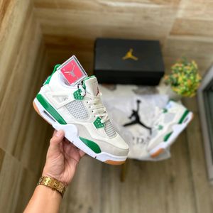 Jordan Retro 4 pine Green