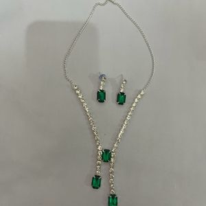 Fancy Light Weight Necklace With Earings