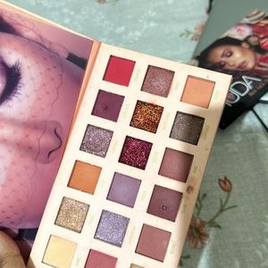 Huda Beauty Nude Eyeshadow Palette