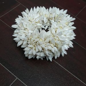 Onam Special Jasmin Scrunchie