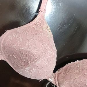 Peach Color Bra Lingeris For Girl Or Woman 38 Bust